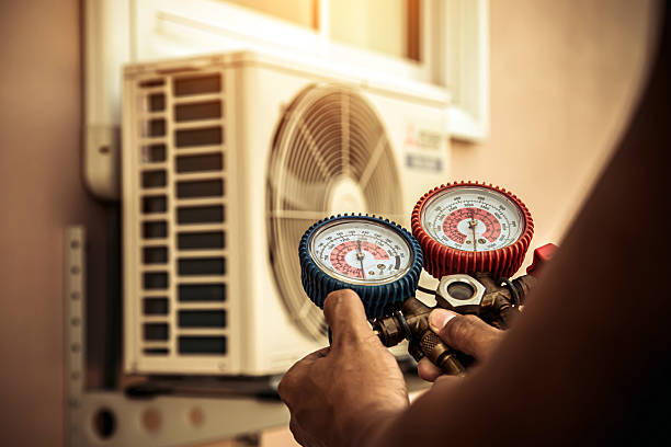 Professional Hvac technician working in Montebello, CA